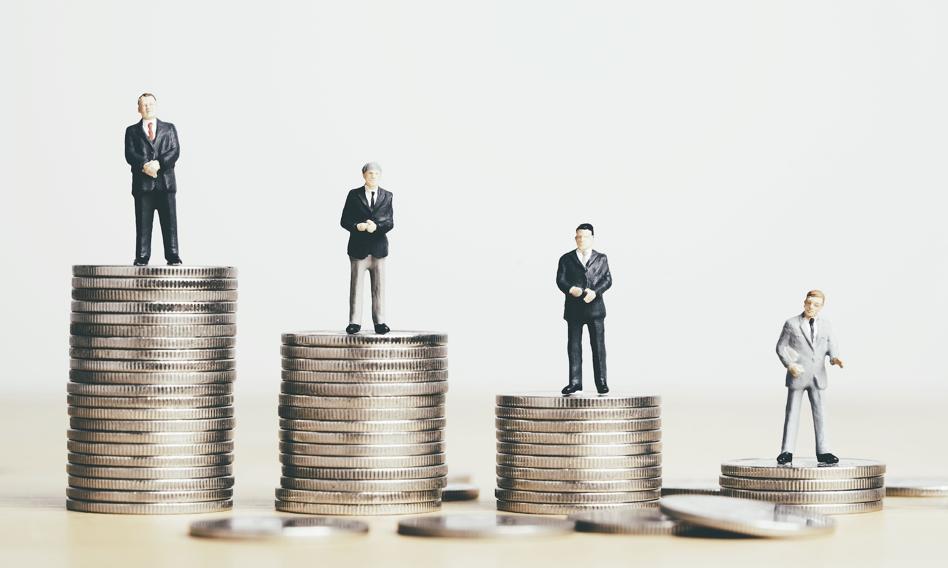 Horrendalne zarobki prezesów. Szef tej sieciówki zgarnął prawie 100 mln dol.
