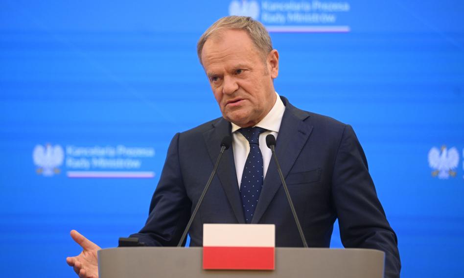 Tusk: Wszyscy płacimy cenę za wojny. Rząd publikuje ustawy paliwowe