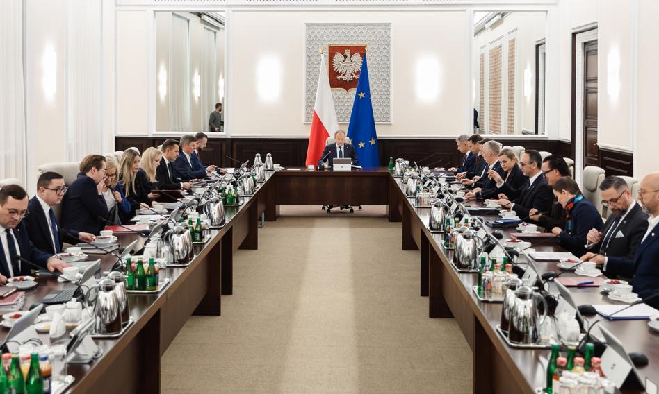 Sygnał ostrzegawczy dla Donalda Tuska? 45,7 proc. na "nie"