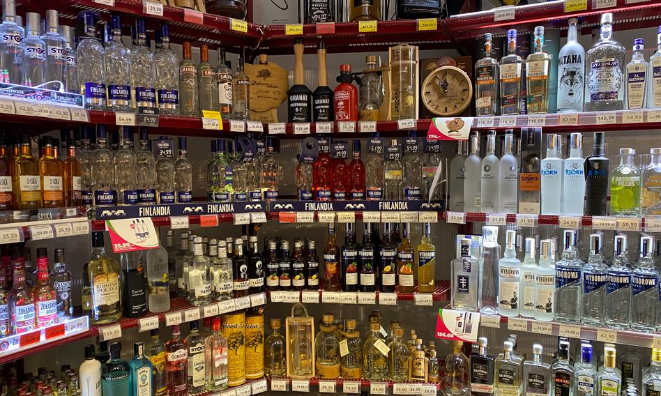 Nocna prohibicja w Warszawie. Radni za pilotażem w dwóch dzielnicach od godziny 22.00