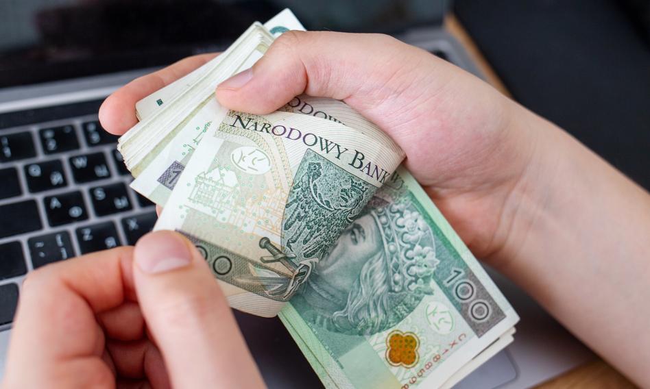 Koszty pracy wystrzeliły. Firmy zmieniają model zatrudniania