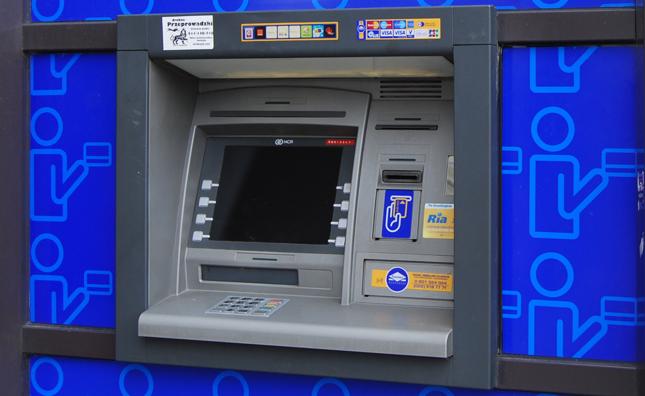 Awaria: podwójne księgowanie wypłat w bankomatach Euronet