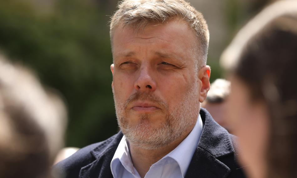Koniec „prezentów dla najbogatszych”. Adrian Zandberg uderza w liberałów