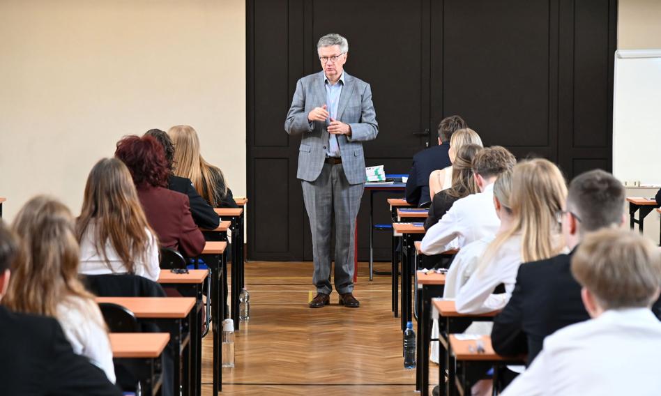 Teachers without pay during the holidays. The Ministry of Education explains hiring rules