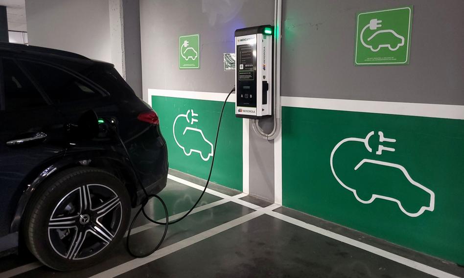 Dopłaty do aut elektrycznych. Kanada wyłoży miliardy, by odciąć się od USA