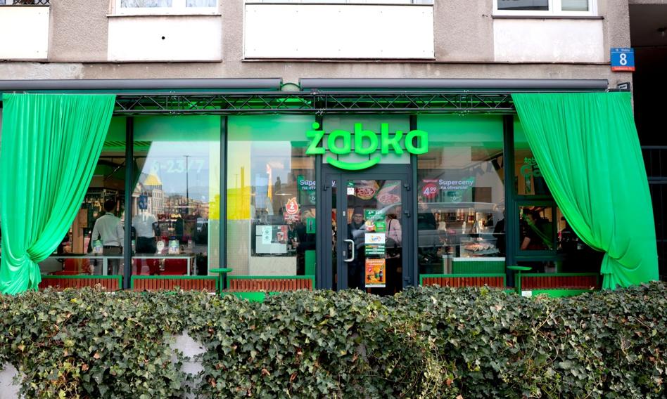 Żabka planuje dywidendę za '25 na poziomie 50 proc. zysku netto