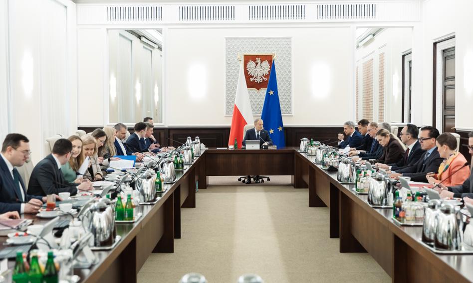 Rząd Donalda Tuska traci poparcie. Aż 52% Polaków niezadowolonych