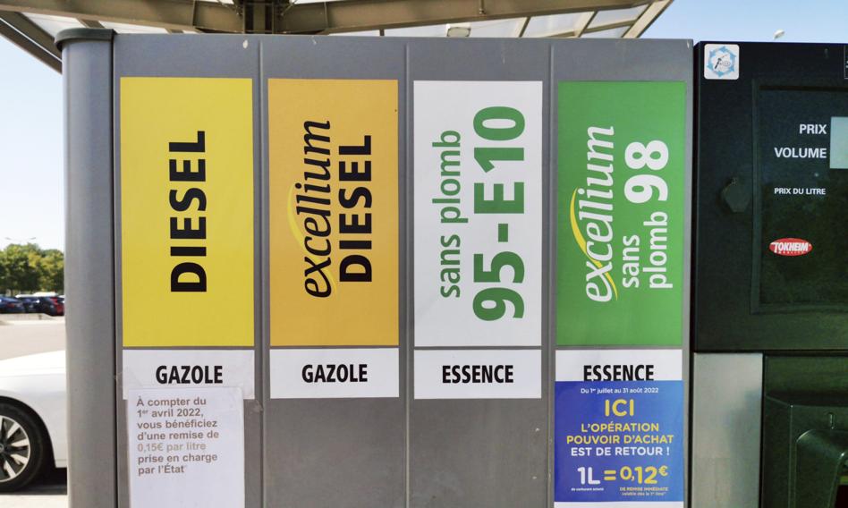 Francja skontroluje ceny na stacjach. "Wojna nie może służyć jako pretekst do bezprawnych podwyżek"