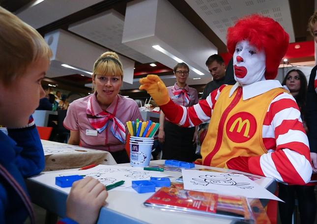Restauracja McDonald's podała gościom paluszki z mozzarellą... bez mozzarelli