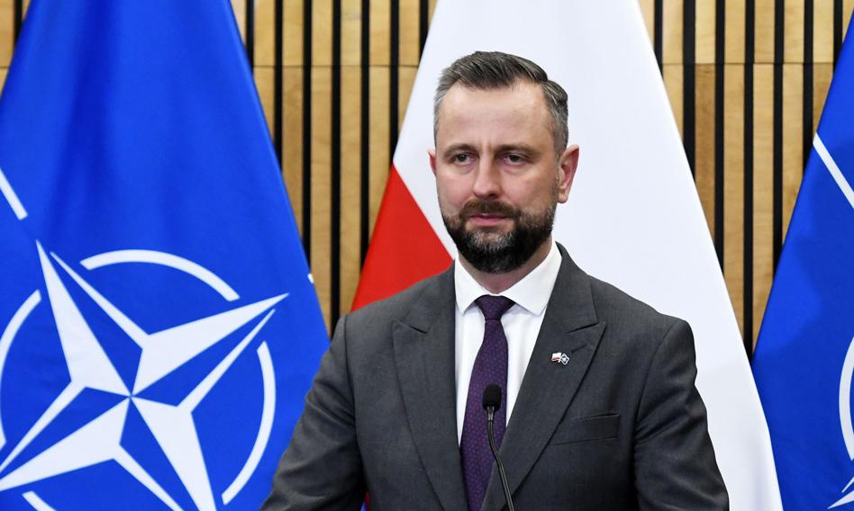 Armia na ratunek Polakom na Bliskim Wschodzie. Szef MON: Zgłosiłem gotowość wojska