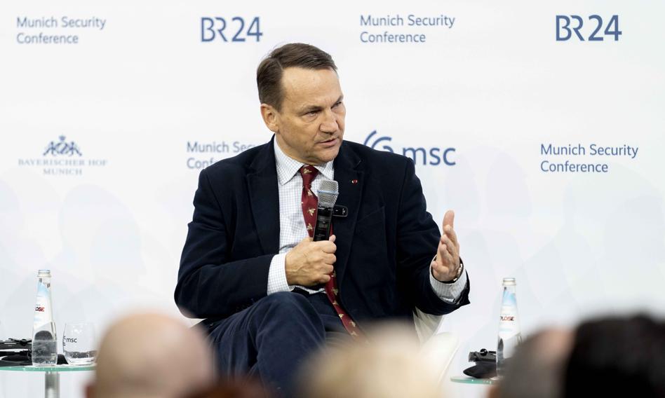 Mocne słowa Sikorskiego w Monachium. "USA próbują narzucić nam swoje wartości i to jest nie do przyjęcia"