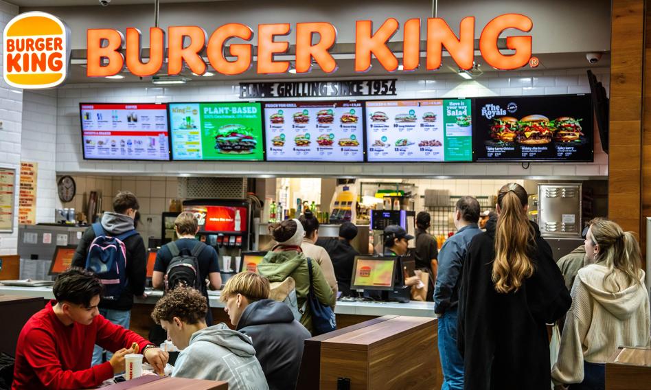 Inwigilacja czy dobro klienta? Burger King wprowadza AI do słuchawek pracowników