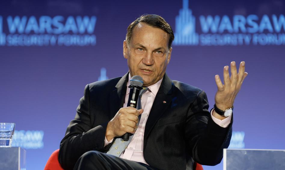 Sikorski o słowach Merkel: taka sama prawda, jak to, że nikt nie protestował przeciwko Nord Streamowi