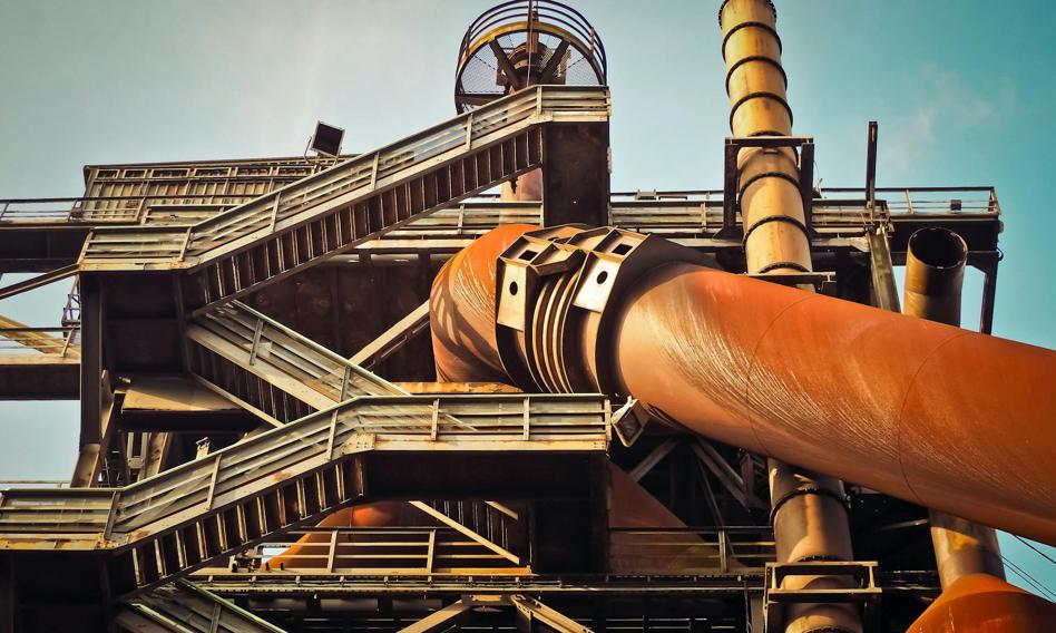 PMI: w polskich fabrykach wciąż bez ożywienia. Ale producenci odbudowują zapasy
