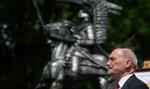 Macierewicz ostrzy zęby na prywaciarzy