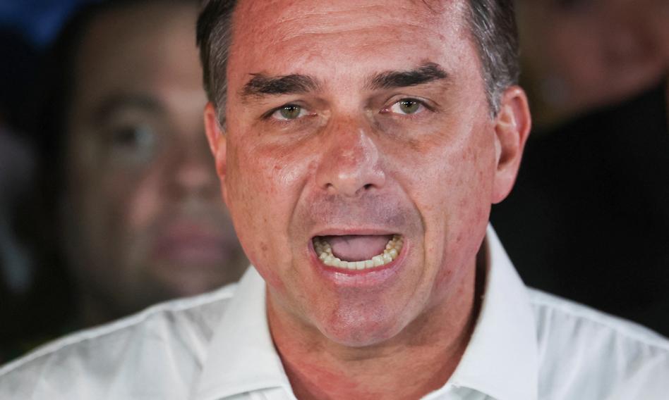 Flavio Bolsonaro proclaimed himself president   of Brazil