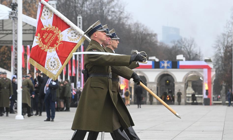Święto Niepodległości i spory. Nawrocki o "pawiu narodów", Kosiniak-Kamysz o gwizdach: Krzyk nie dał wolności