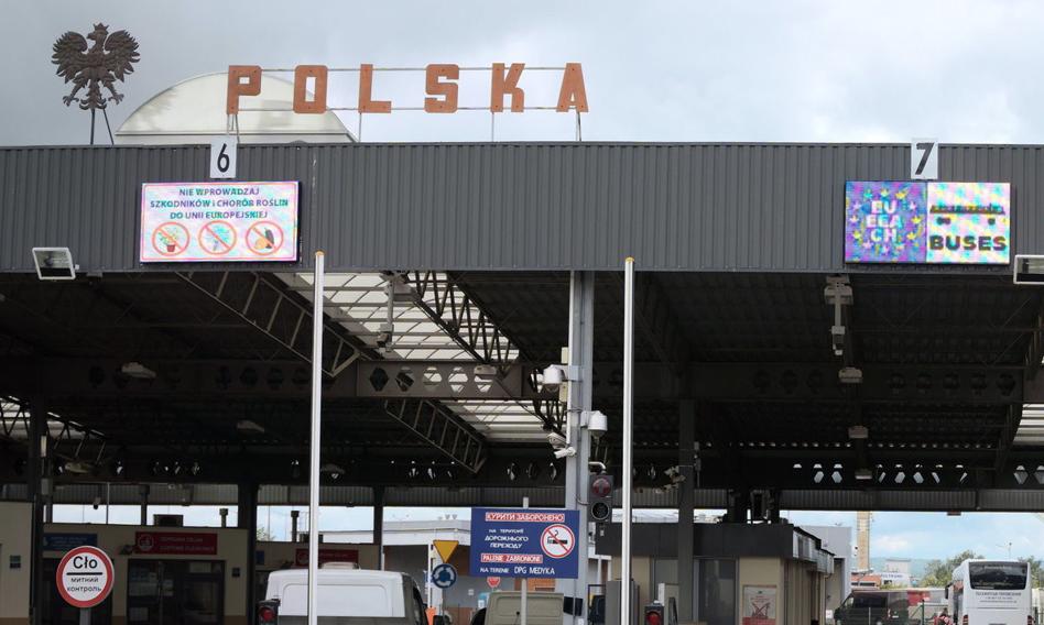 Młodzi Ukraińcy ruszyli do Polski. Władze w Kijowie poluzowały przepisy mobilizacyjne