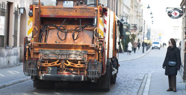 Firmy śmieciowe przeciw monopolowi samorządów w gospodarce odpadowej