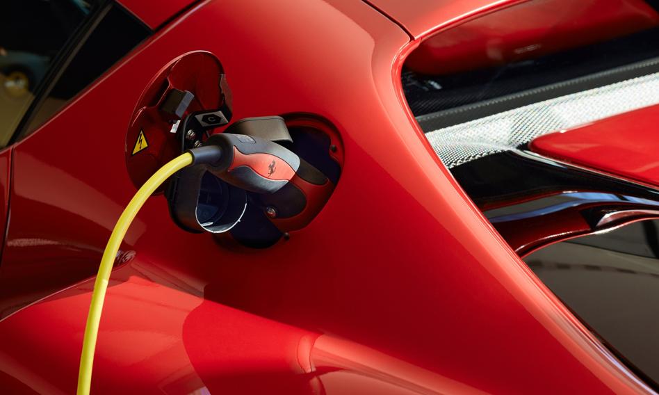 Ferrari uległo ekopresji. Elletrica za rok pojedzie na prąd