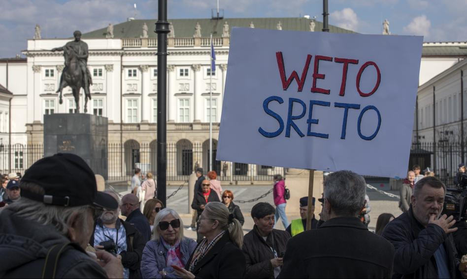 "Chcemy być SAFE". Obywatele przyszli pod Pałac Prezydencki