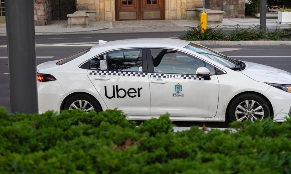 Wielka wojna robotaksówek. Uber rzuca wyzwanie Tesli, Amazonowi i Google