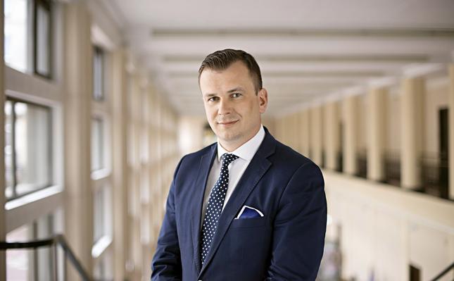 Przewidujemy mocne wsparcie dla inwestorów, którzy chcą lokować swoje inwestycje w średnich miastach. Dotyczy to zarówno przedsiębiorców, którzy już w nich działają, jak i firm, które szukają miejsca do inwestycji — mówi Adam Hamryszczak, wiceminister rozwoju.