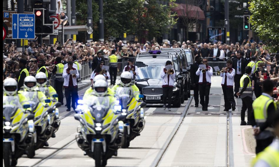 Birmingham pożegnało "Księcia Ciemności". Tysiące fanów na pogrzebie Ozzy’ego Osbourne’a
