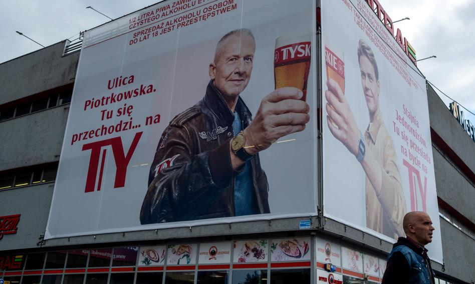 Kolejni aktorzy przed sądem za nielegalne reklamy alkoholu. Gra toczy się o gigantyczne pieniądze