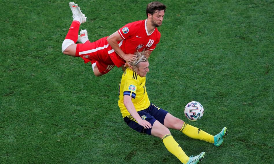 Inwestorzy przed meczem o Mundial w dobrych nastrojach. Wirtualna Polska odbija od dna, Sfinsk Polska wstaje z popiołów