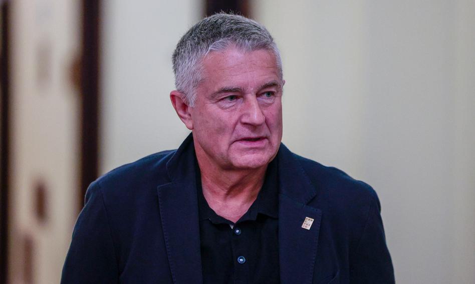 Koniec długiego procesu. Władysław Frasyniuk uniewinniony w procesie o znieważenie żołnierzy