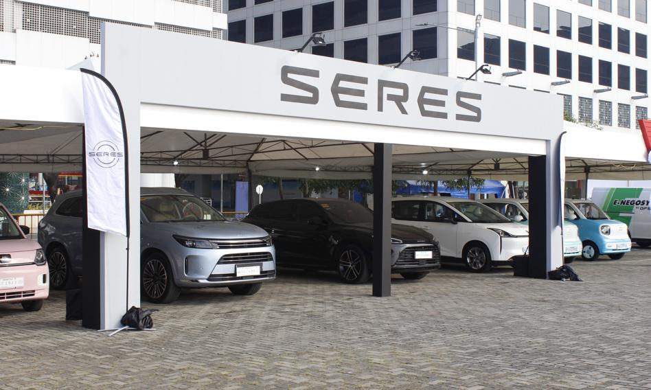 Producent aut elektrycznych Seres opatentował toaletę wbudowaną w fotel