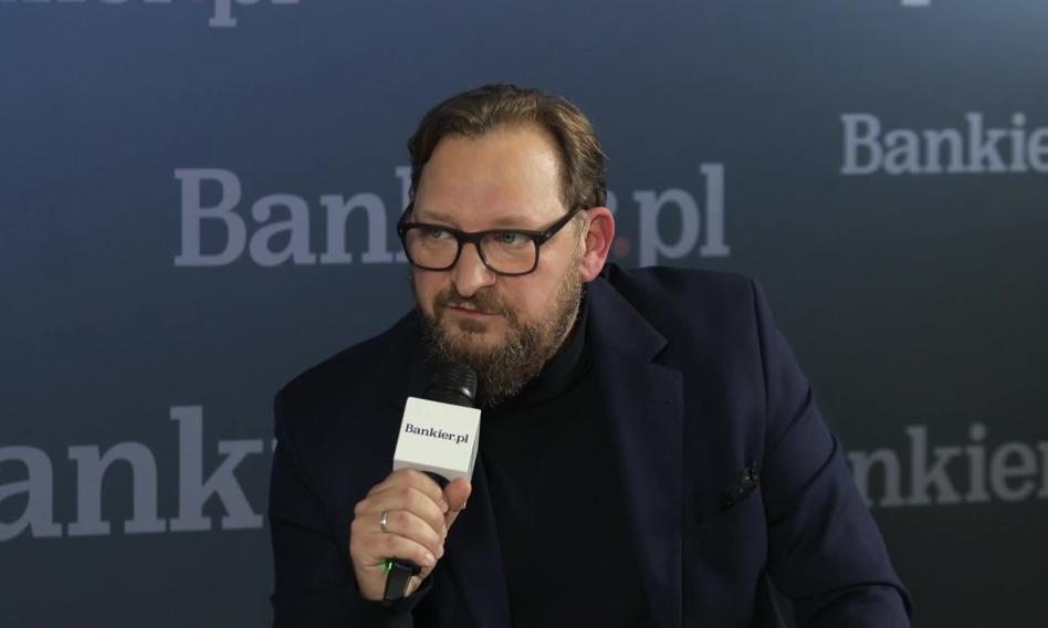 Polscy inwestorzy coraz chętniej stawiają na ETF-y. Polskie czy zagraniczne?