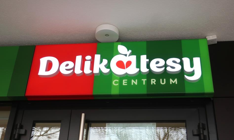 Zamykają sklepy i tną etaty. 3 tys. osób straci pracę