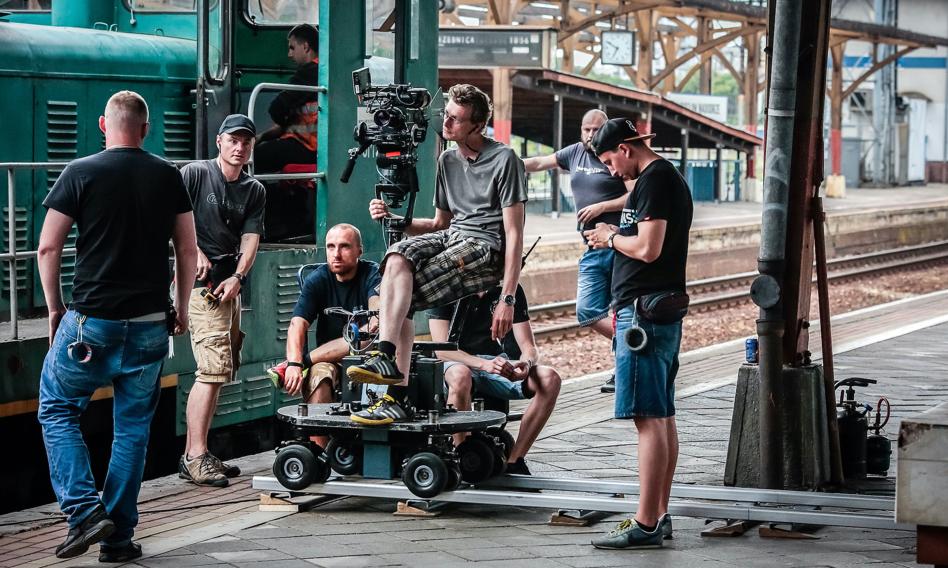 Blask kina to złudzenie? 13 godzin pracy, brak etatu i niepewna przyszłość filmowców