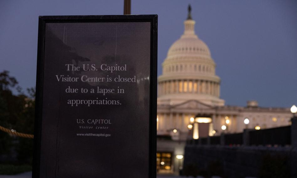 Biały Dom: zaczęły się zwolnienia pracowników federalnych