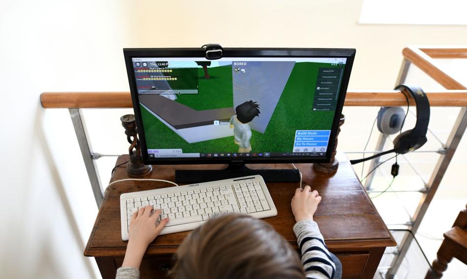 Wirtualny kalifat w Robloksie i Minecrafcie. Tak terroryści werbują polskie dzieci