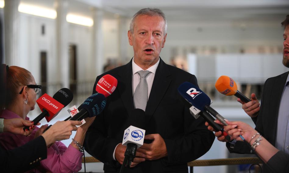 „To zamach terrorystyczny”. Ruszyły aresztowania sprawców dywersji na kolei