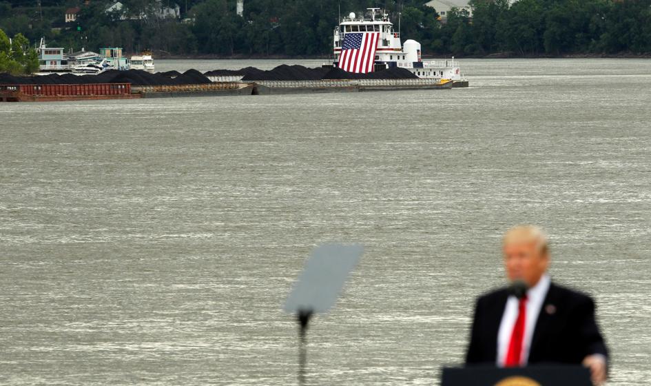 Elektrownie węglowe wracają do łask. Trump podjął historyczną decyzję