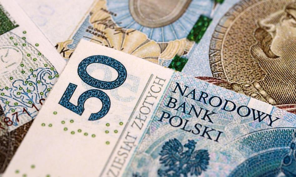 Kilka zobowiązań w jednej racie. Sprawdzamy, gdzie najtaniej połączyć kredyty