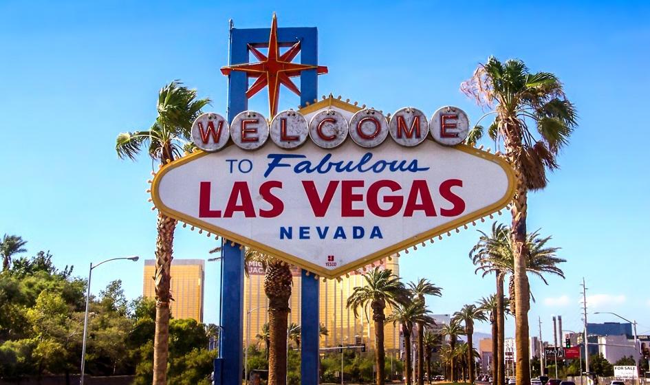 Efekt Trumpa i Carney'a? Masowy odwrót od Las Vegas i Disney World
