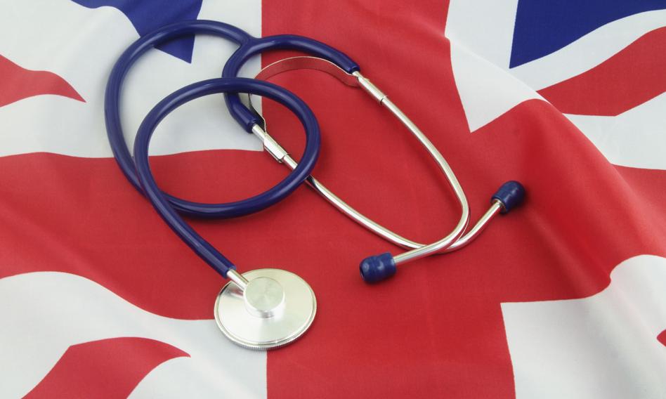 "Druzgocący cios" w brytyjską służbę zdrowia. Lekarze ogłaszają strajk tuż przed świętami