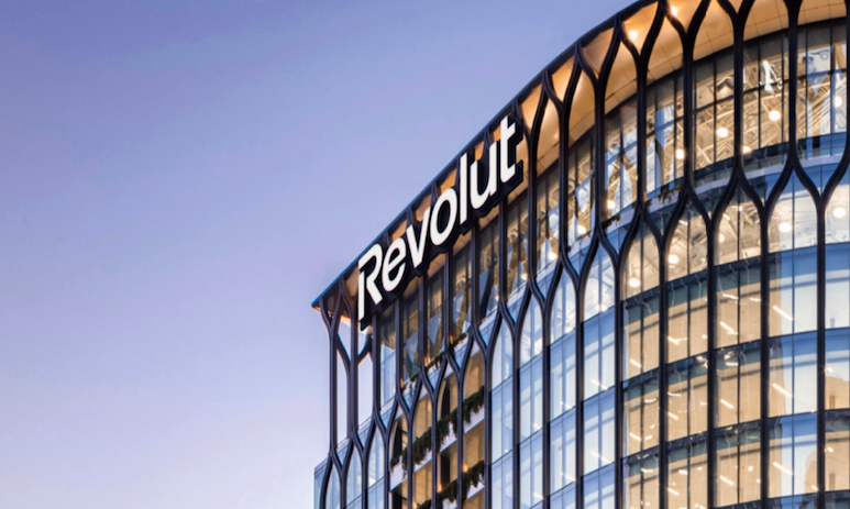 Revolut w rankingu banków. Zrównał się z Millennium, goni ING