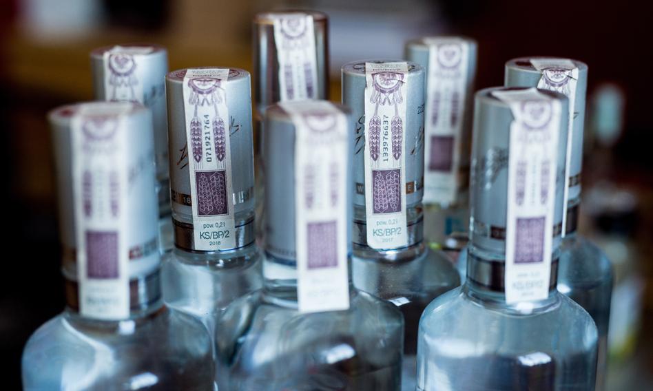 Akcyza w górę, sprzedaż w dół. MF szacuje spadkami sprzedaży alkoholu