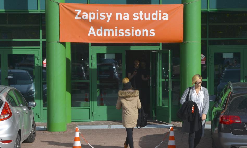 Te kierunki opłaca się studiować. Absolwenci zarabiają kilka razy więcej niż średnia krajowa