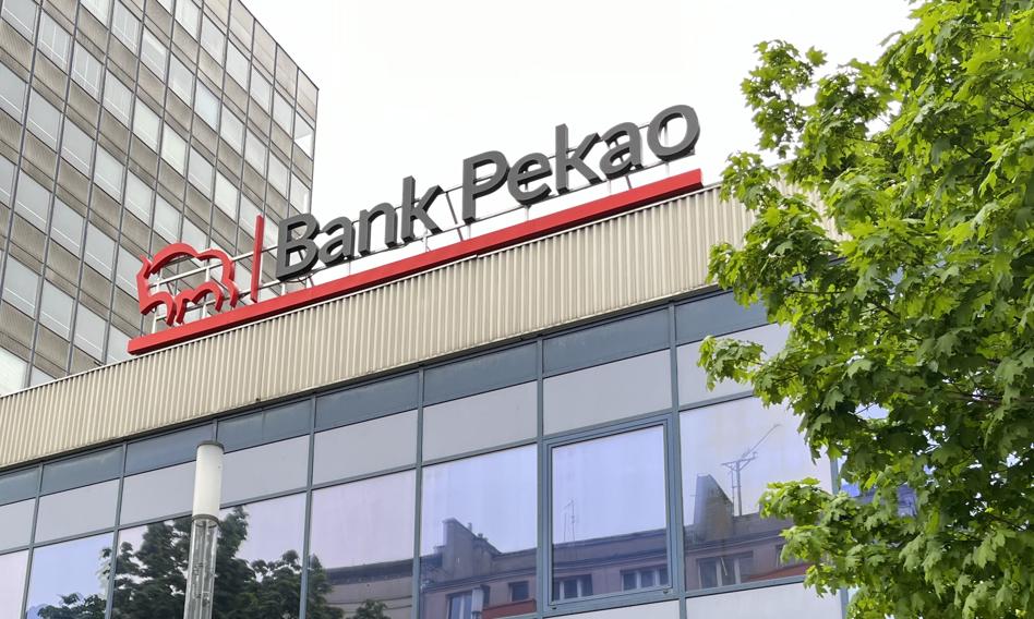 Bank Pekao opiera się trendom. 7% to nowa wyższa stawka na koncie oszczędnościowym