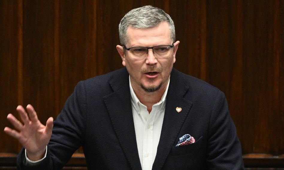 „Gra w piaskownicę” i „szczenięca próba”. Wiceszef MSZ ostro o decyzji prezydenta Nawrockiego