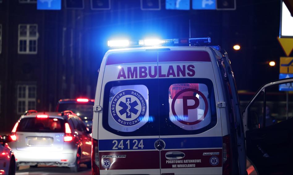 Ostrzejsze kary za ataki na ratowników medycznych i innych funkcjonariuszy. Rząd przyjął projekt