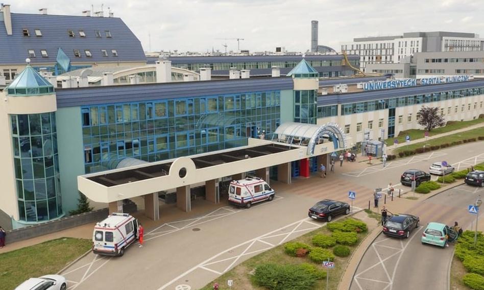 Wrocławski szpital pozbędzie się 500 osób. Muszą zmienić pracodawcę