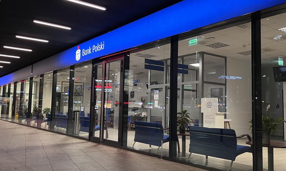 Kont przybywa szybciej niż klientów. Banki wchodzą w erę „pogłębiania relacji”